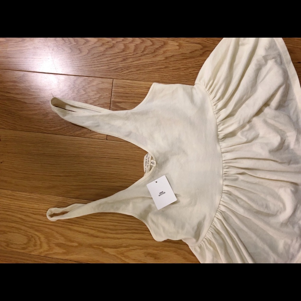 Size small urban outfitters white top new with tag